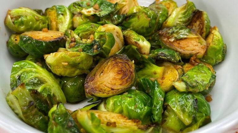 Descubre el secreto para cultivar coles de Bruselas irresistibles y llenas de nutrientes