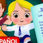 Niños animados con una hoja de deberes que lista los meses en español y una guitarra, ¡Descubre qué se puede plantar en enero y febrero para tener un jardín floreciente!