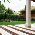 Transforma tu patio en un oasis verde: aprende a sembrar césped